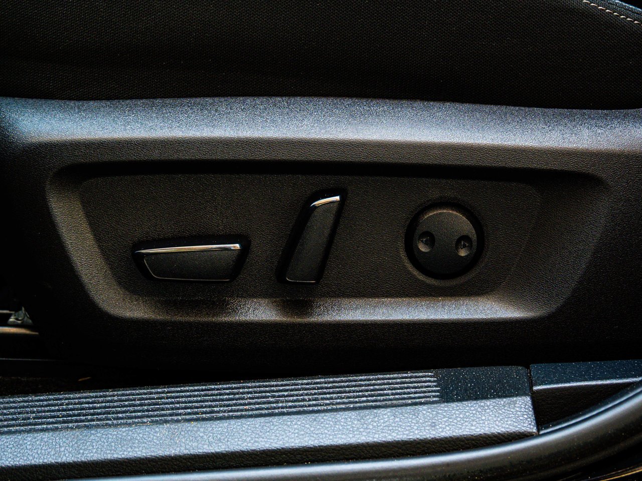 2025 Nissan Rogue AWD SV Moonroof Black Sherwood Park - photo #19