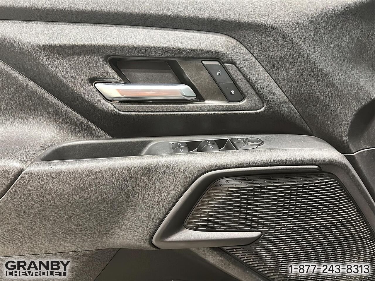 2024 Chevrolet Silverado EV WT cabine multiplace e4RM avec 4WT | G3905 White Granby - photo #9