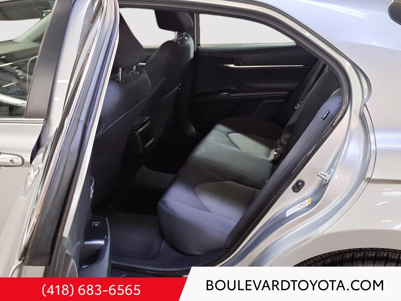2018 Toyota CAMRY 550009-57 | LE Silver Québec - photo #11