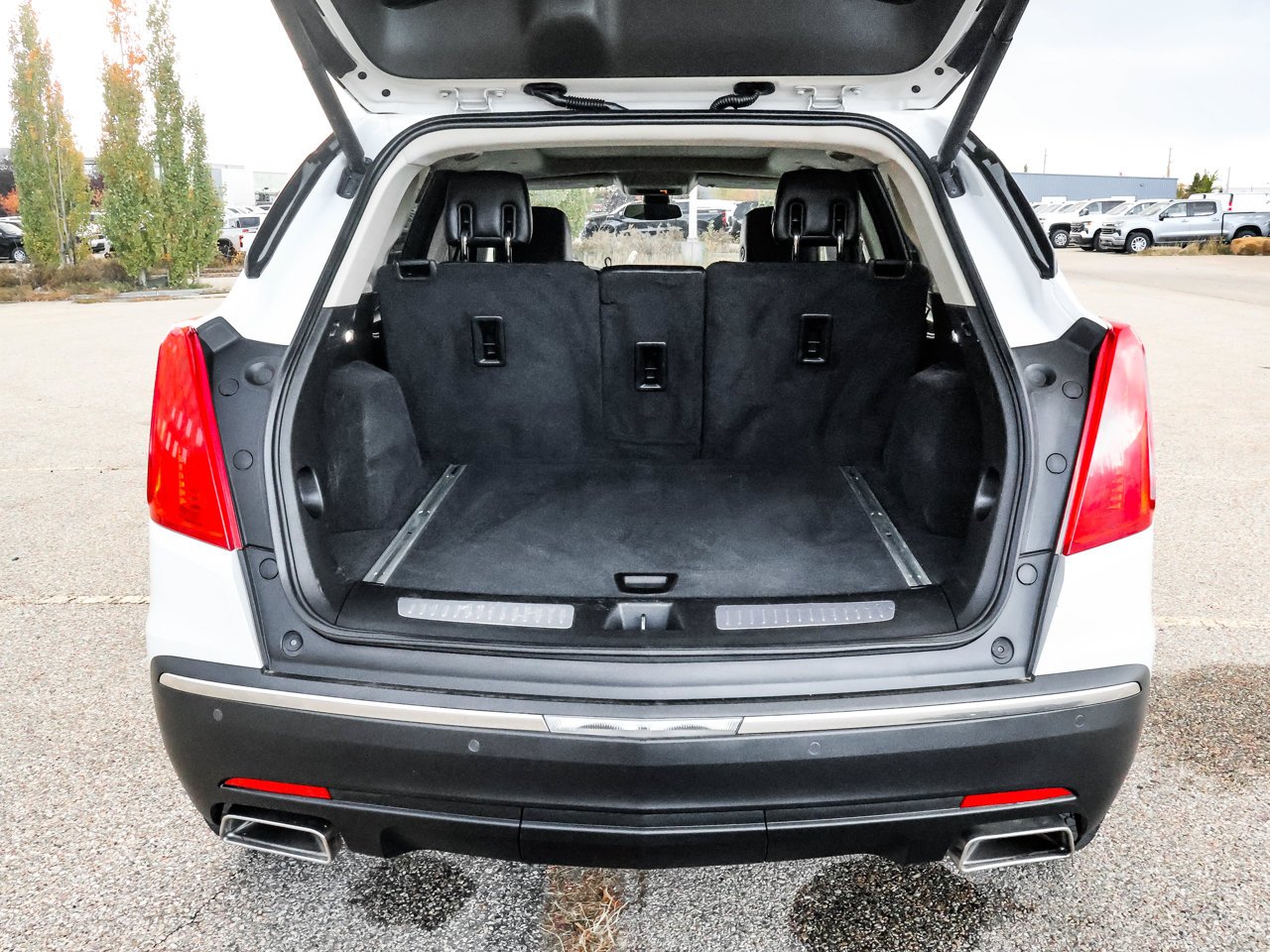 2017 Cadillac XT5 AWD 4dr Luxury White Sherwood Park - photo #8