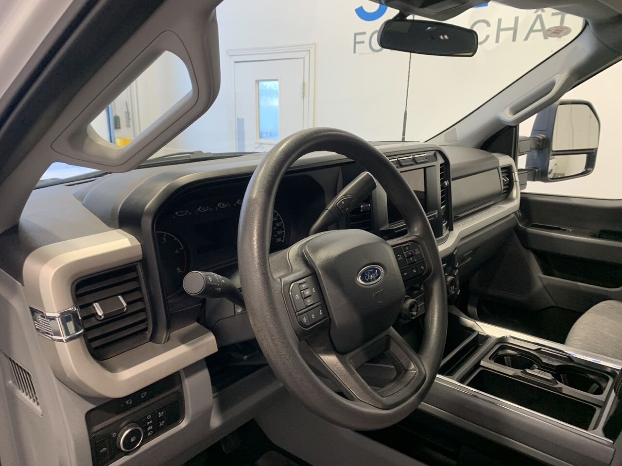 Ford Super Duty F-250 SRW XLT F250 XLT, 4X4, DIESEL, PRET A TRAVAILLER 2024 Blanc Châteauguay - photo #31