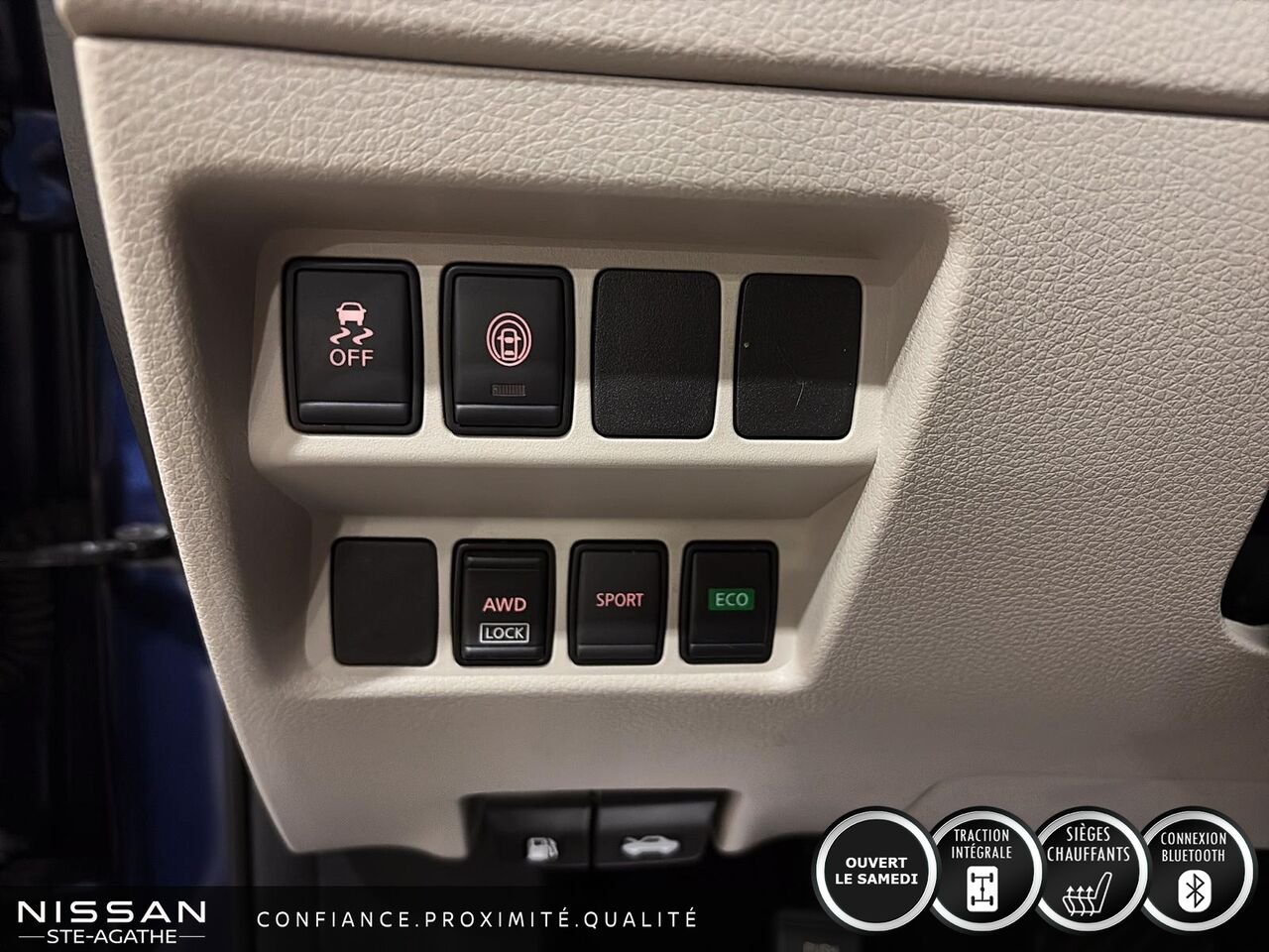 Nissan Qashqai S TI | JAMAIS ACCIDENTÉ | SIÈGES CHAUFFANTS | ANGLES MORTS | CAMÉRA DE RECUL 2023 Bleu Saint-Jérôme - photo #14