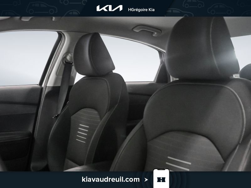2020 Kia Forte White Laval - photo #8