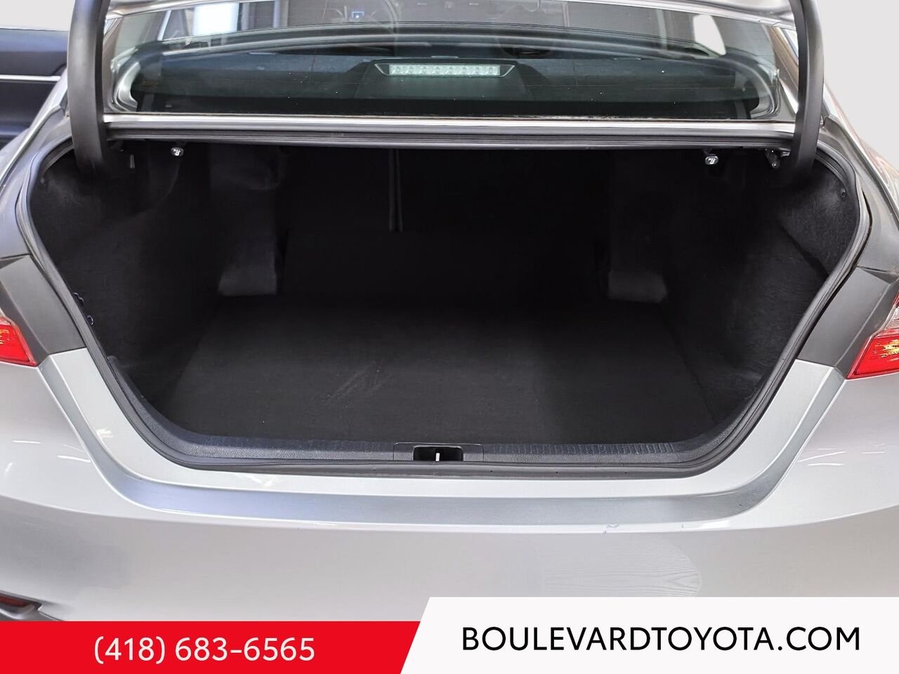 2018 Toyota CAMRY 550009-57 | LE Silver Québec - photo #13