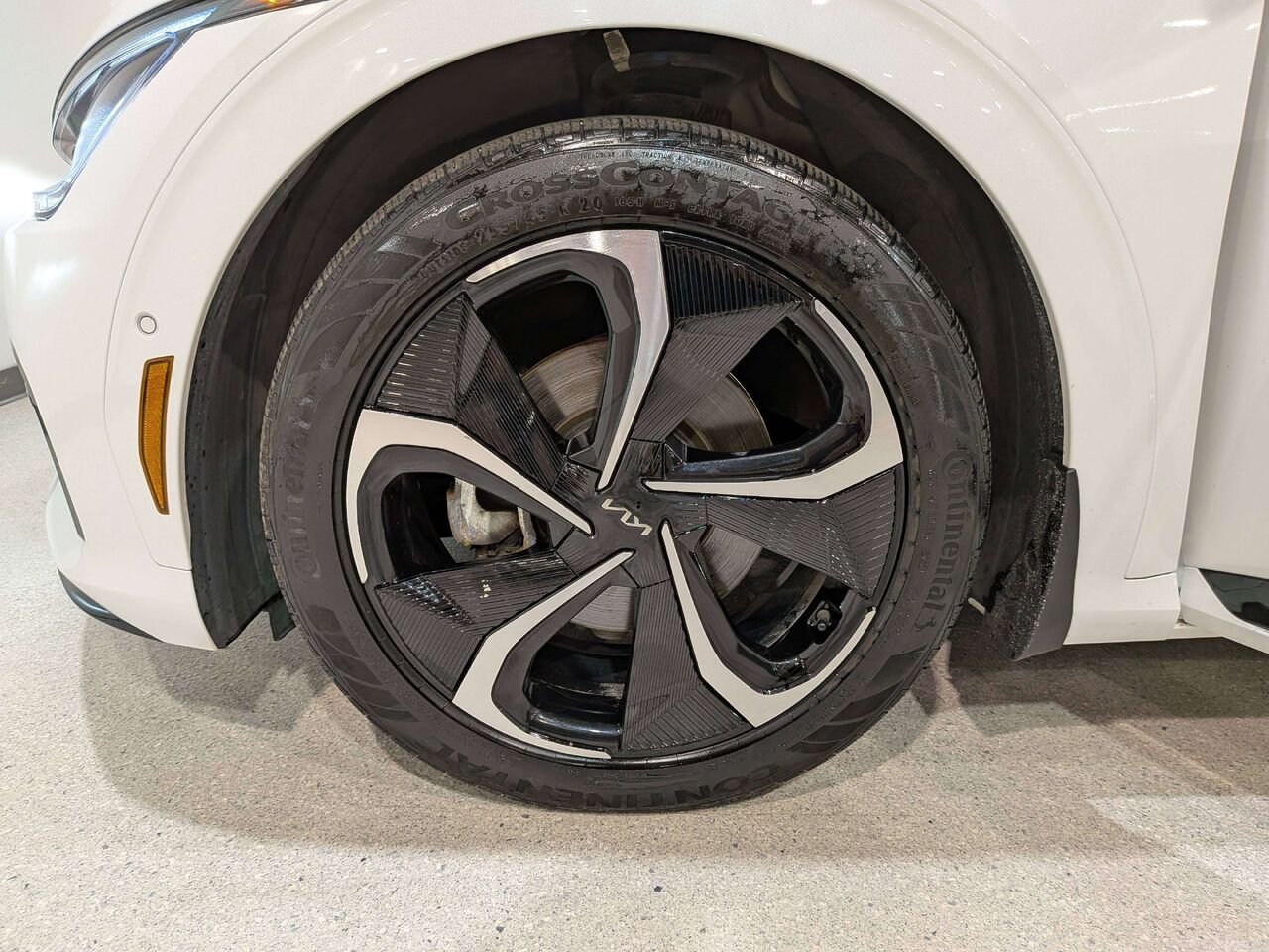 2024 Kia EV6 Land w/GT-Line Pkg 1 AWD White Val-David - photo #37