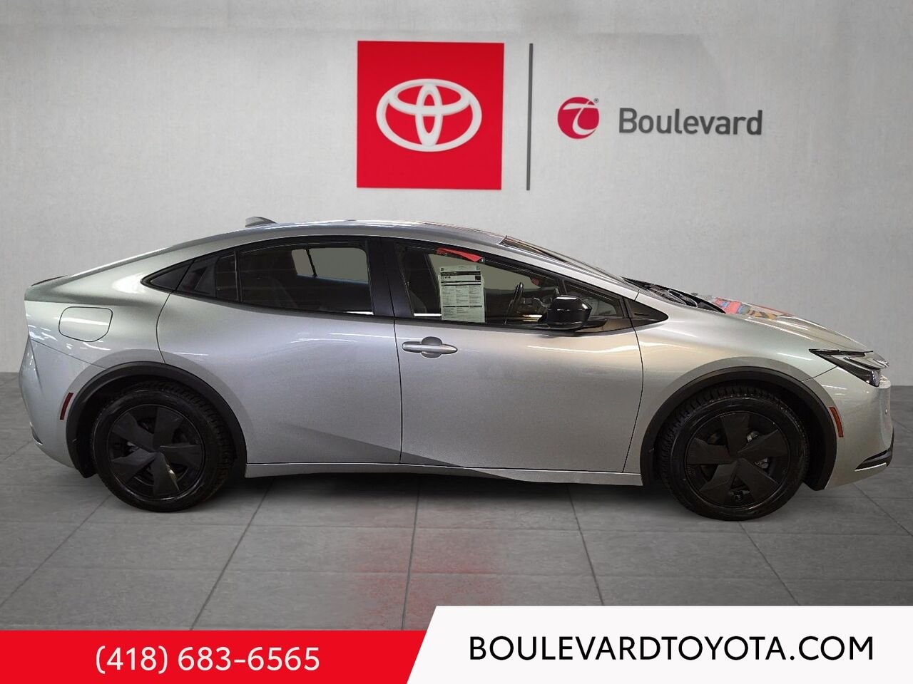 Toyota Prius Prime 100071A-44 | SE 2023 Argent Incisif Québec - photo #2