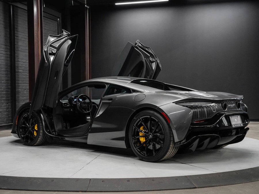 2023 McLaren Artura 2023 Grey