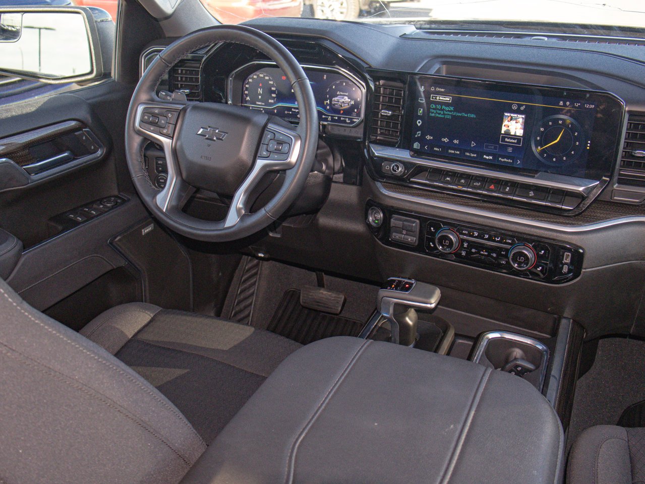 2025 Chevrolet Silverado 1500 4WD Crew Cab 147 RST Black Sherwood Park - photo #28