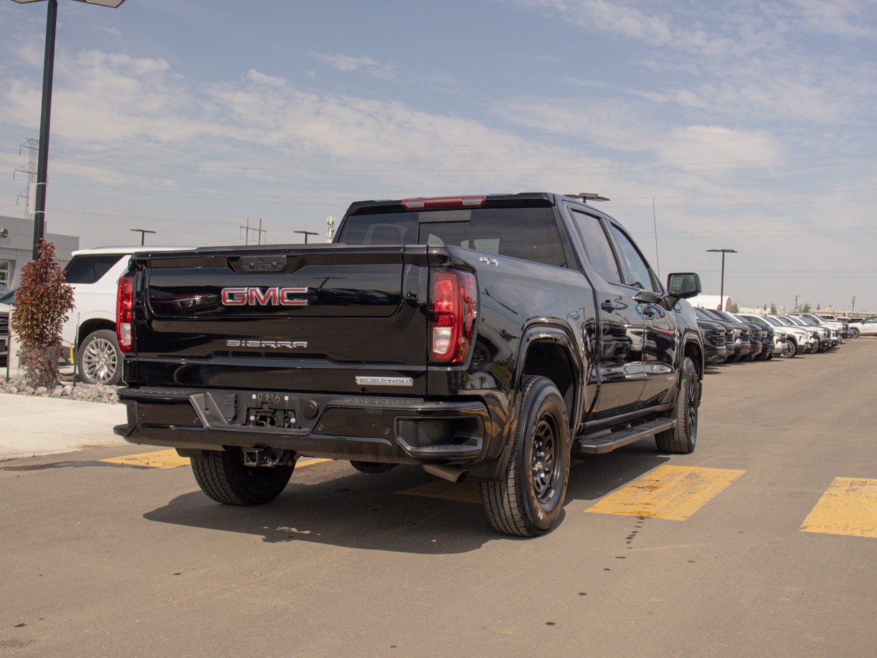 2024 GMC Sierra 1500 4WD Crew Cab 147 Elevation Black Sherwood Park - photo #8