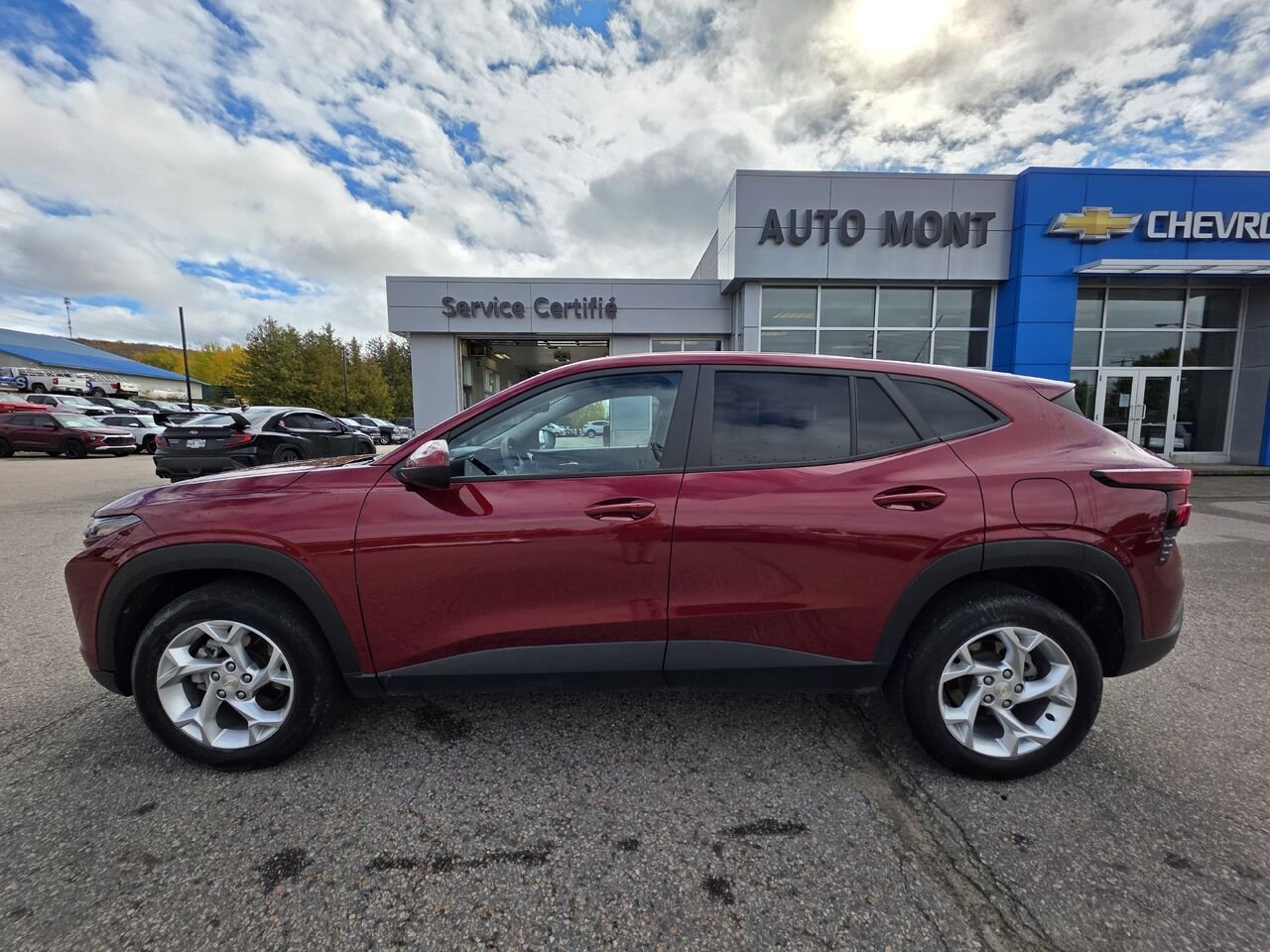 Chevrolet Trax LS 2025 Rouge Mont-Laurier - photo #11