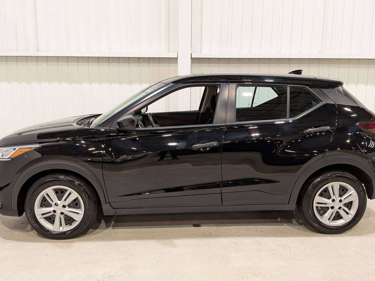 2024 Nissan Kicks S FWD Black Val-David - photo #4