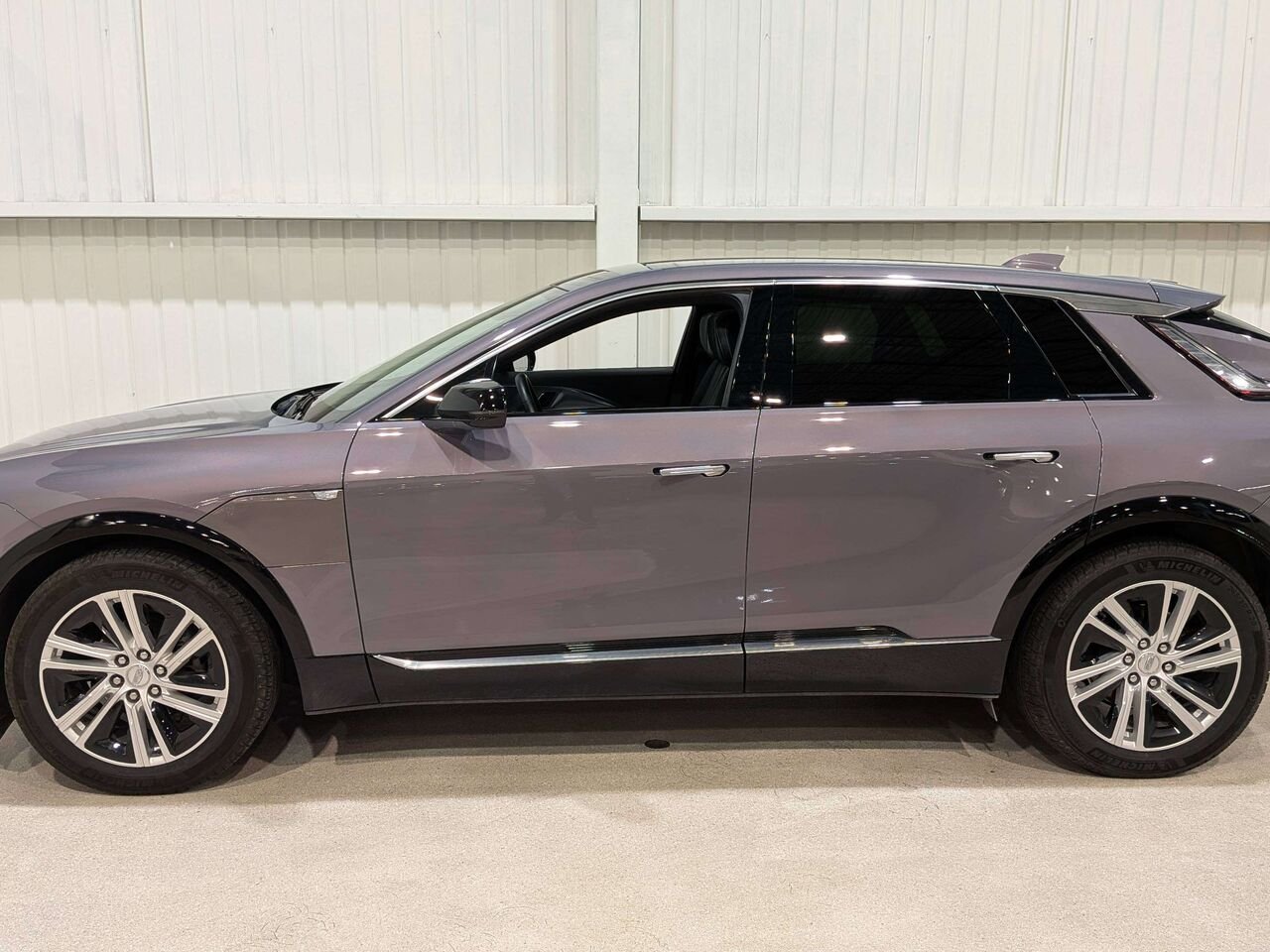 Cadillac LYRIQ 4dr Tech w/1SA 2024 Gris Val-David - photo #4