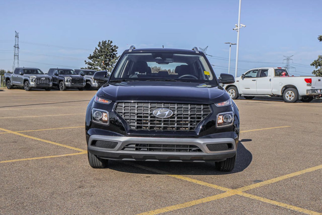 2026 Hyundai Venue Preferred IVT Black Sherwood Park - photo #2