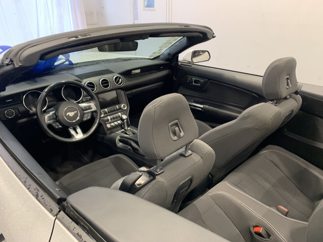 2022 Ford Mustang White Châteauguay - photo #11