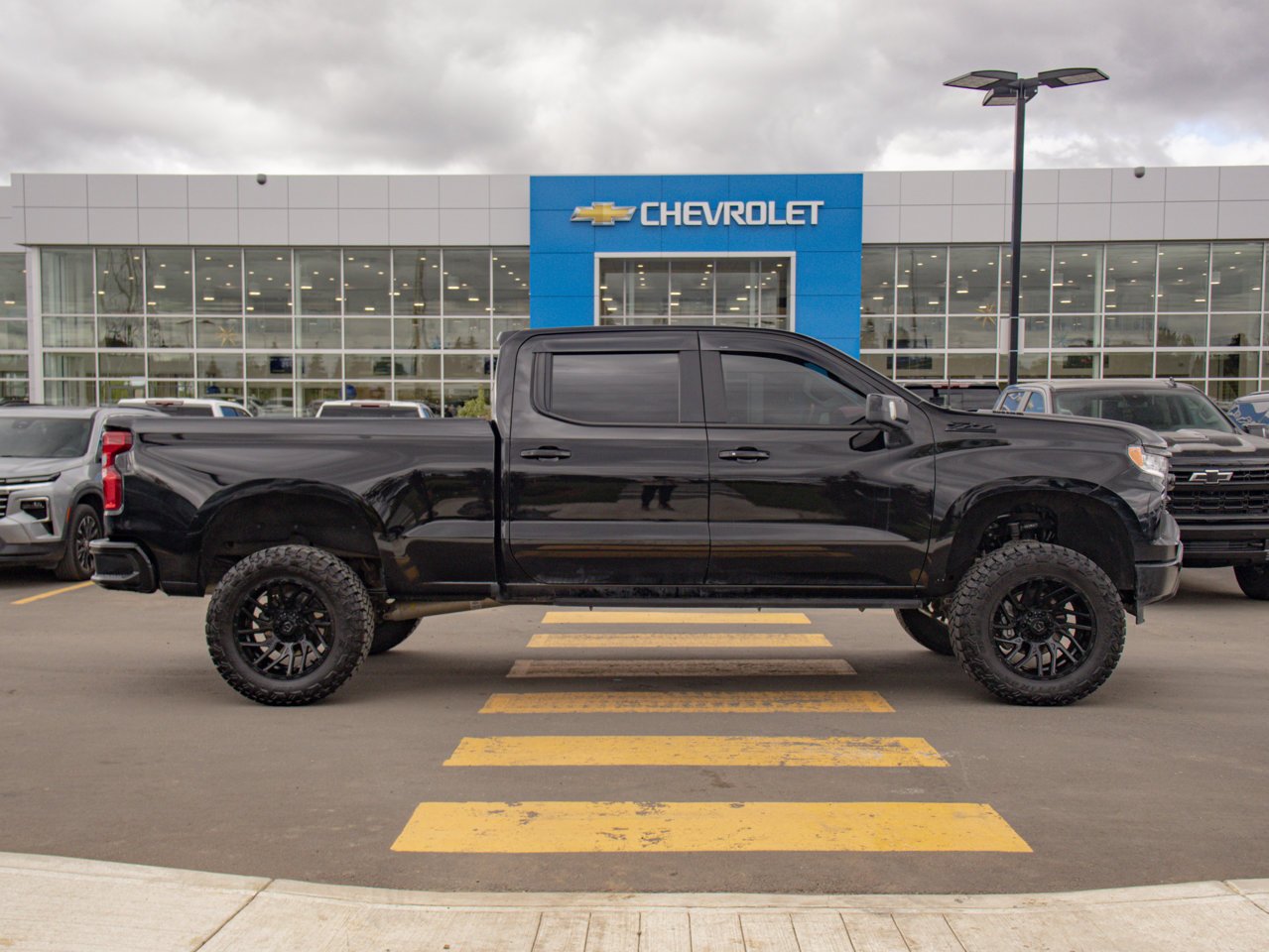 2024 Chevrolet Silverado 1500 4WD Crew Cab 147 RST Black Sherwood Park - photo #11