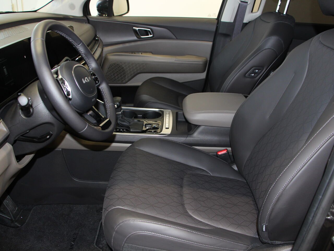 Kia Carnival EX+ TA 2026 Gris Châteauguay - photo #9