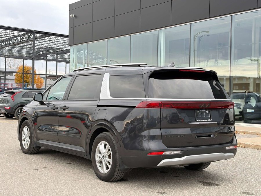 Kia Carnival LX+ 2024 Gris