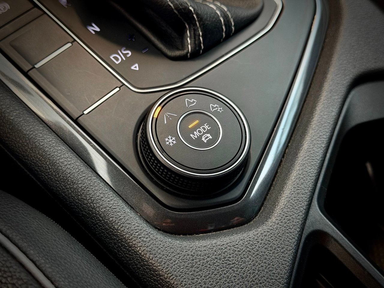 2021 Volkswagen Tiguan Silver Notre-Dame-des-Prairies - photo #31