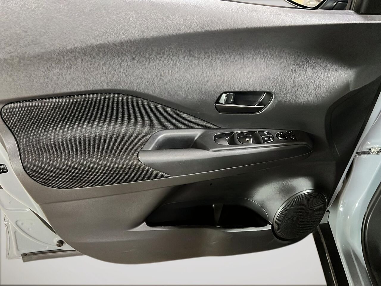 Nissan Kicks S TA 2024 Gris Québec - photo #10