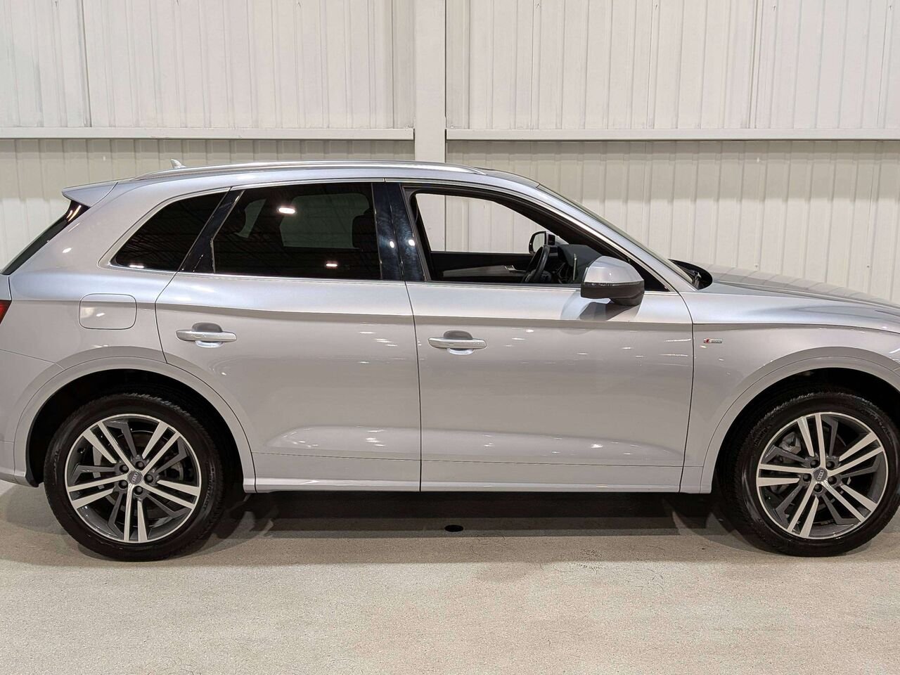 2019 Audi Q5 Technik 45 TFSI quattro Silver Val-David - photo #6