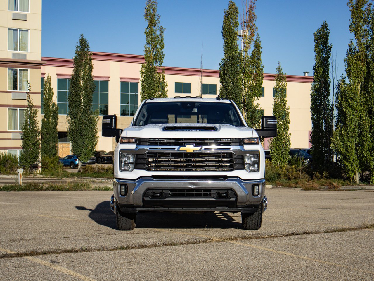 2024 Chevrolet Silverado 3500HD 4WD Crew Cab 159 LT White Sherwood Park - photo #2