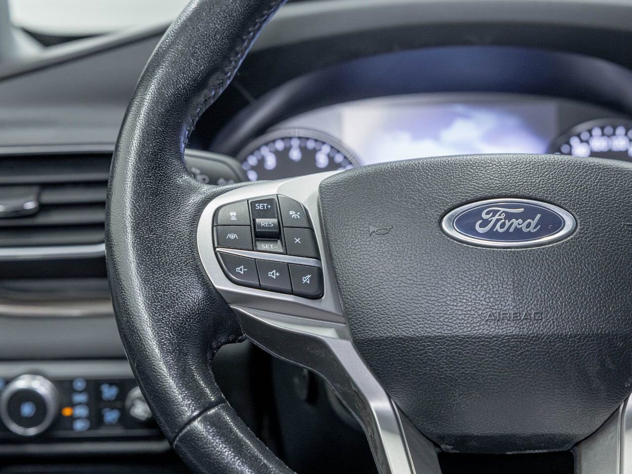 Ford Explorer LIMITED HYBRID AWD *NAV* CUIR SIÈGES VENTIL B&O 2022 Bleu Saint-Jérôme - photo #13