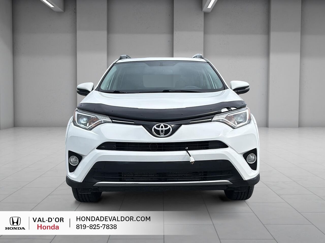 2016 Toyota RAV4 AWD 4 portes XLE White Val-d'Or - photo #1