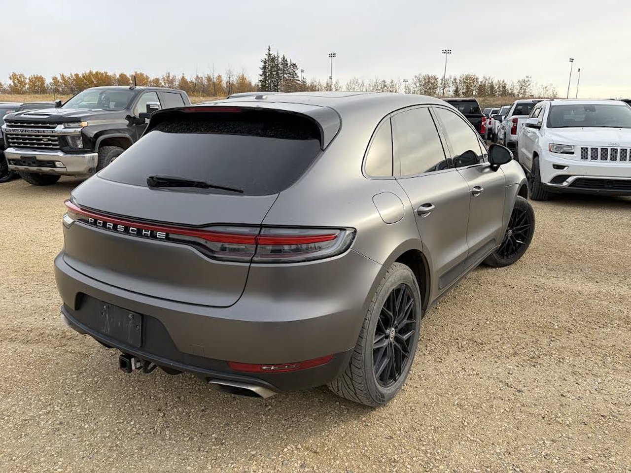2020 Porsche Macan AWD Custom Color Sherwood Park - photo #4