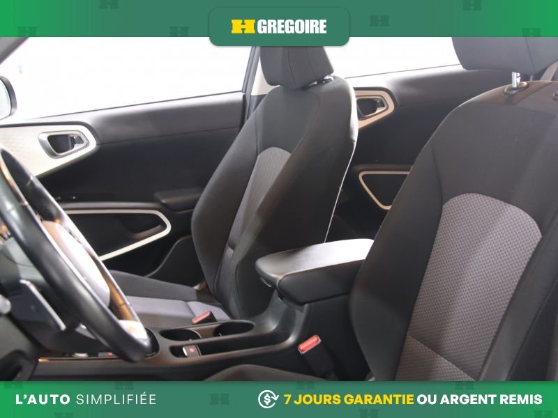 2022 Kia Soul Black Blainville - photo #20