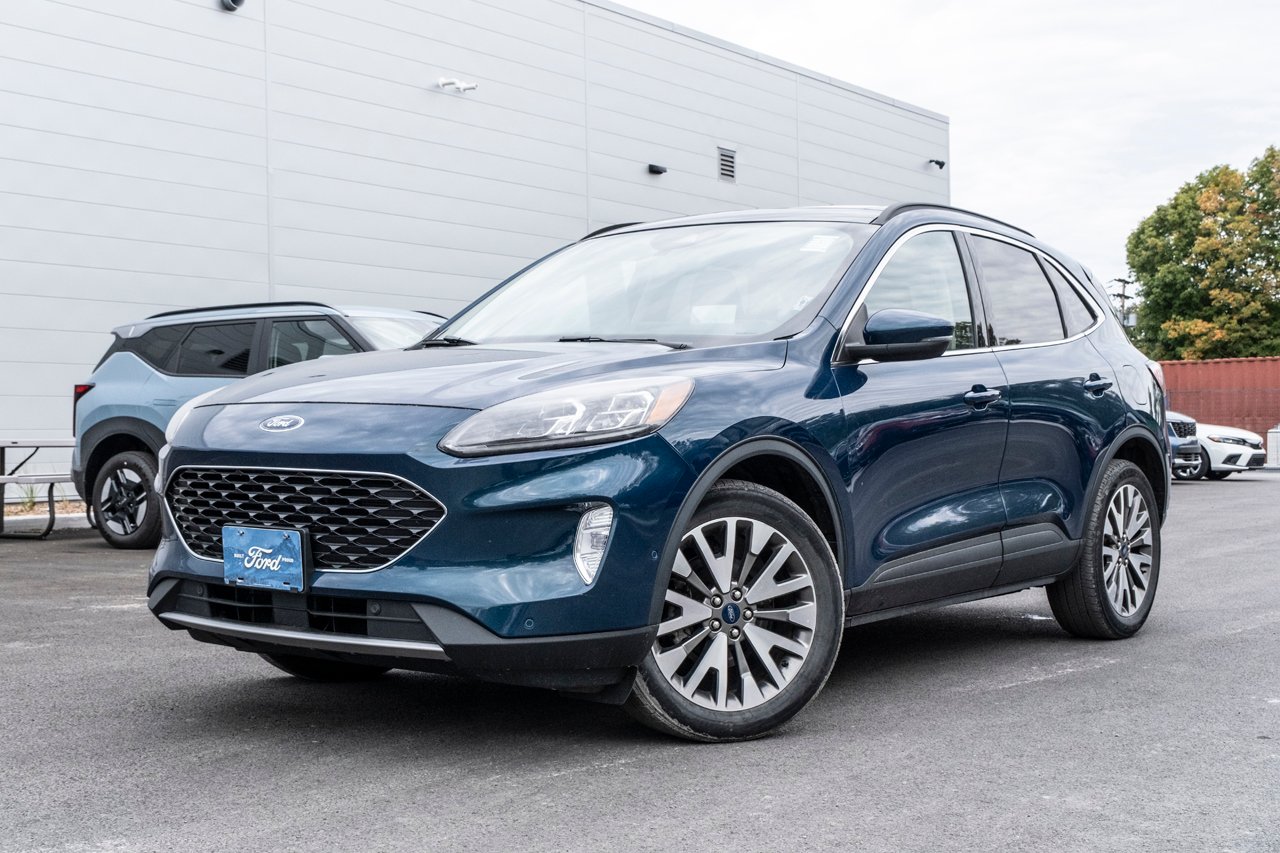 2020 Ford Escape Green Gatineau - photo #0