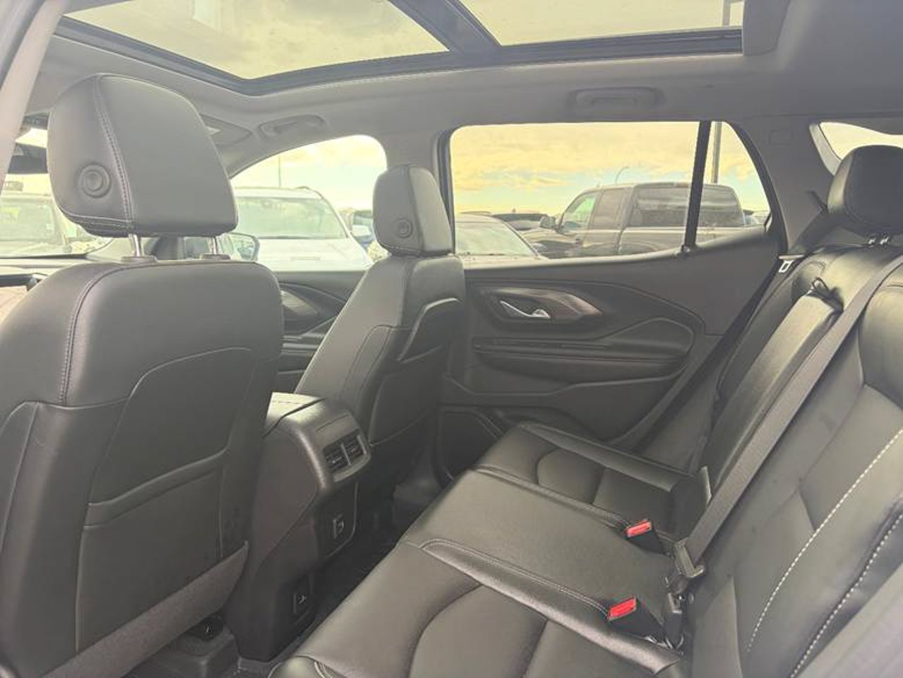 2024 GMC Terrain AWD 4dr SLT White Sherwood Park - photo #5