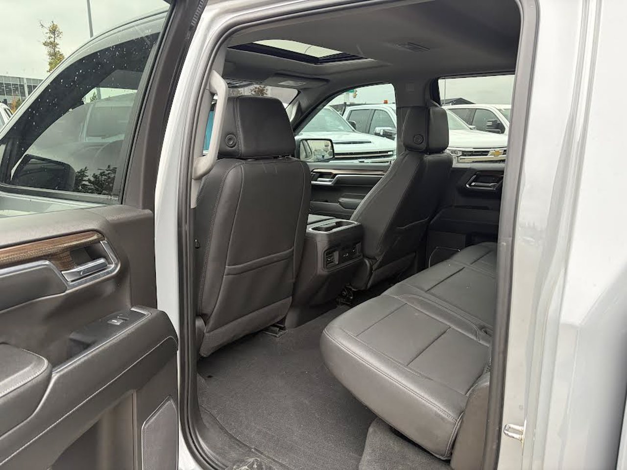 2024 Chevrolet Silverado 1500 4WD Crew Cab 147 RST Grey Sherwood Park - photo #6