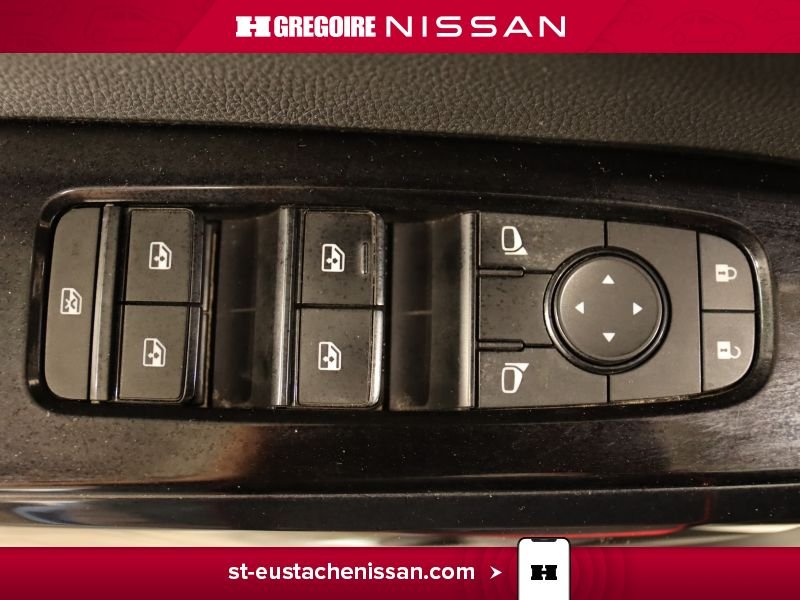 2022 Nissan Pathfinder White Laval - photo #25