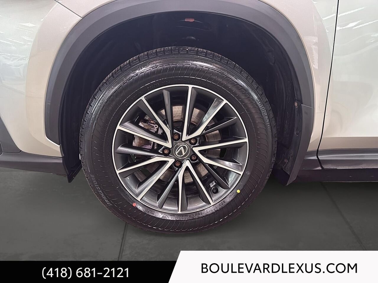 Lexus NX 19365A 2024 Argent Québec - photo #6