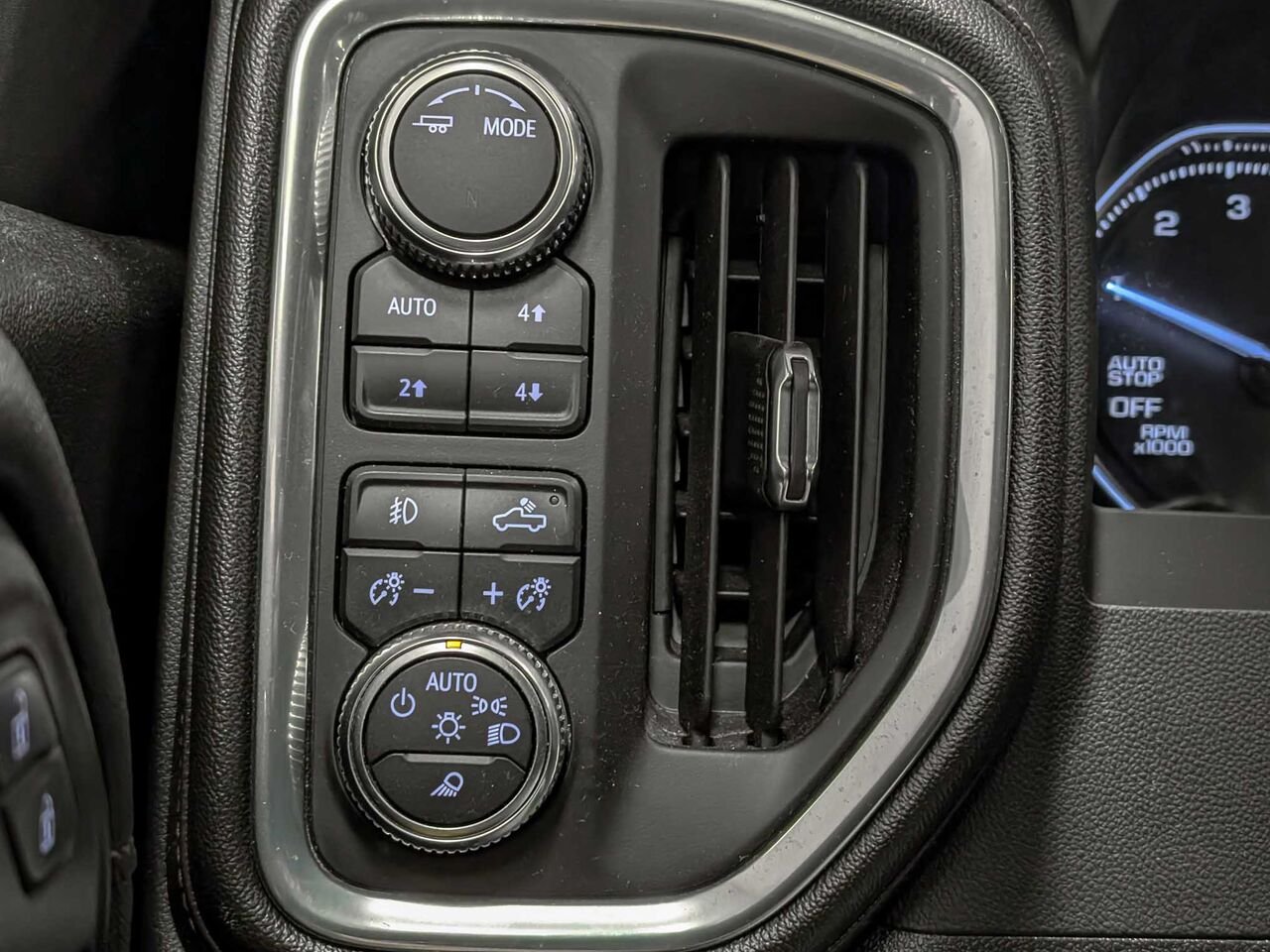 GMC SIERRA 4WD STANDARD BED CREW CAB AT4 Moteur 3.0l Diesel 2022 Blanc Sherbrooke - photo #15