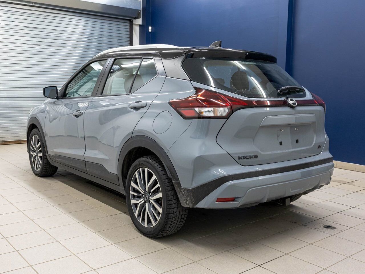 Nissan Kicks SV *SIÈGES CHAUFF* CARPLAY REG ADAPT ALERTES 2023 Gris Saint-Jérôme - photo #4