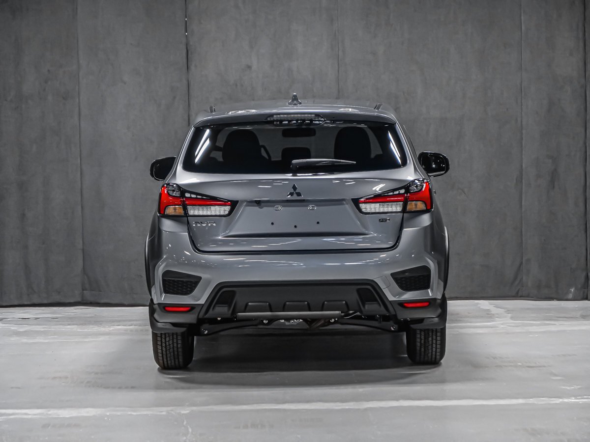 2027 Mitsubishi RVR SE Titanium Grey Montreal - photo #5