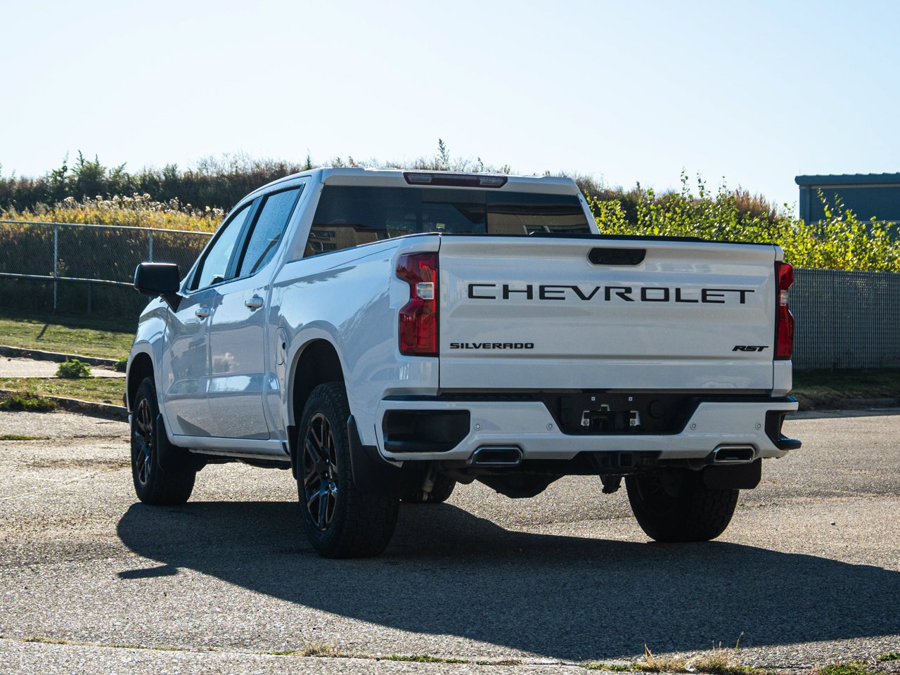 2025 Chevrolet Silverado 1500 4WD Crew Cab 147 RST White Sherwood Park - photo #11