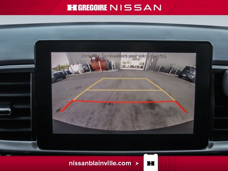 2021 Hyundai Venue White Laval - photo #17