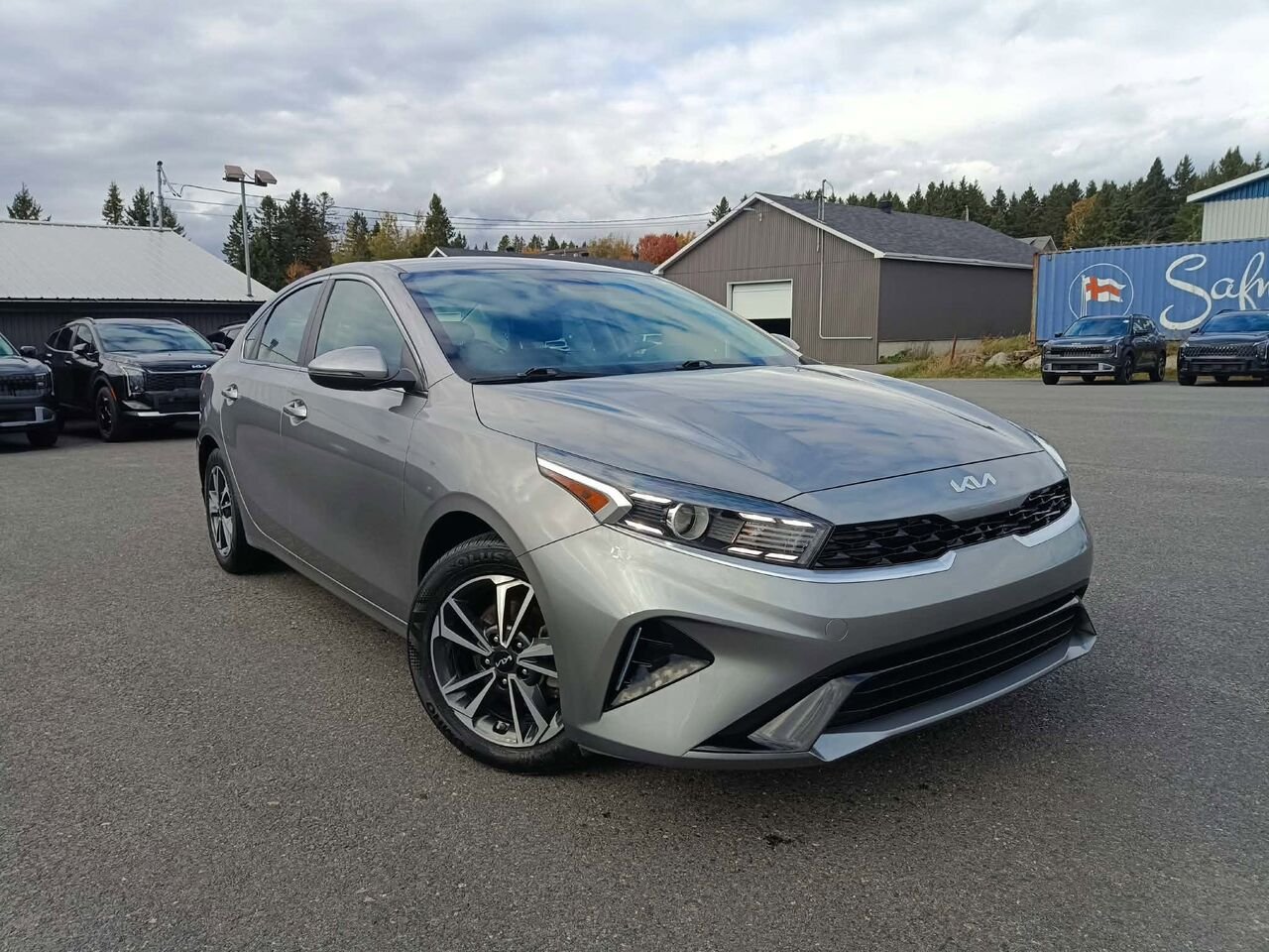 Kia Forte 2023 Gris Lac Mégantic - photo #0