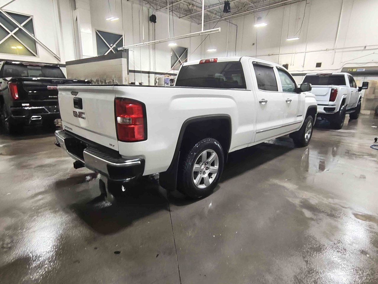2015 GMC Sierra 1500 4WD Crew Cab 153.0 SLT White Sherwood Park - photo #5
