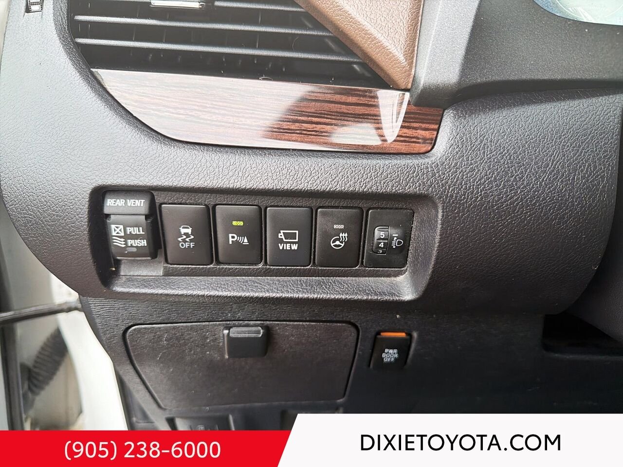 2020 Toyota Sienna LIMITED AWD / CLEAN CARFAX / HEATED SEATS / MOONROOF / ALLOY WHEELS / REAR DVD PLAYER White Mississauga - photo #13
