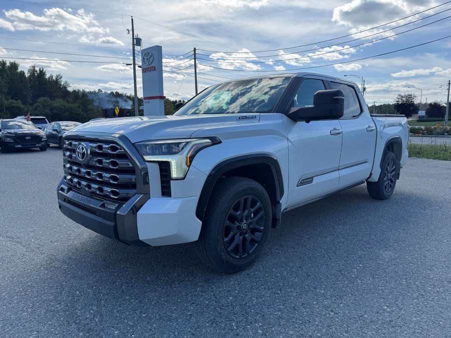 Toyota Tundra Hybride Platinum hybride CrewMax gr. avance 2026 2026 Frisson glacé nacré