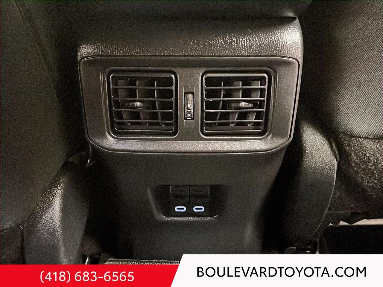 Toyota RAV4 Hybride 100665A-3 | SE, AWD 2023 Argent Québec - photo #19
