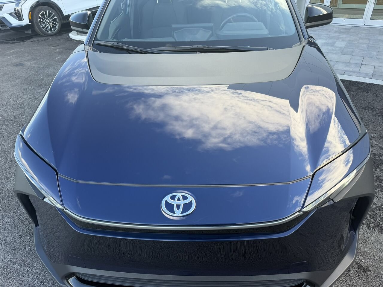 2023 Toyota bZ4X LE Blue Laval - photo #7