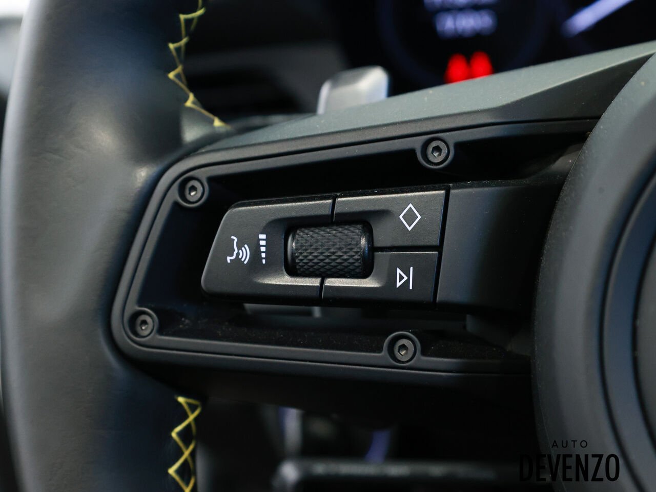 2023 Porsche 911 Grey Saint-Eustache - photo #17