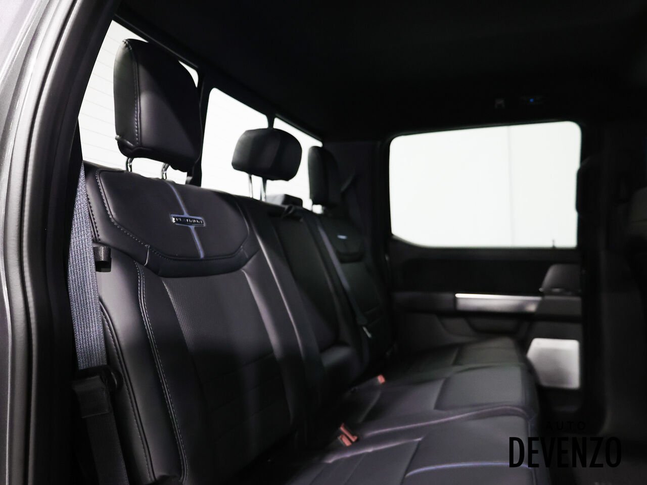 2026 Ford Super Duty F-450 DRW Grey Saint-Eustache - photo #11