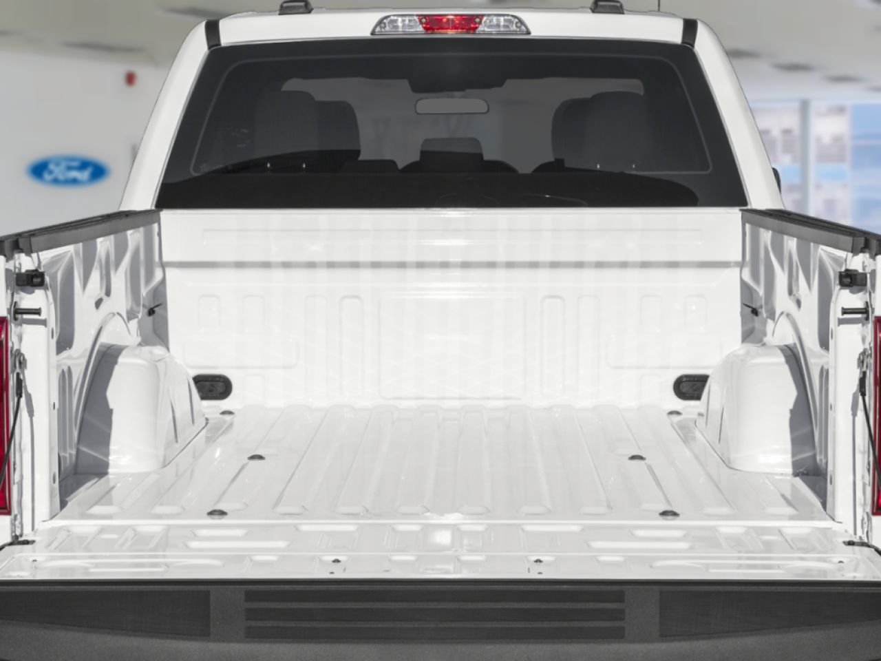 Ford F-150 2026 Blanc Rouyn-Noranda - photo #10