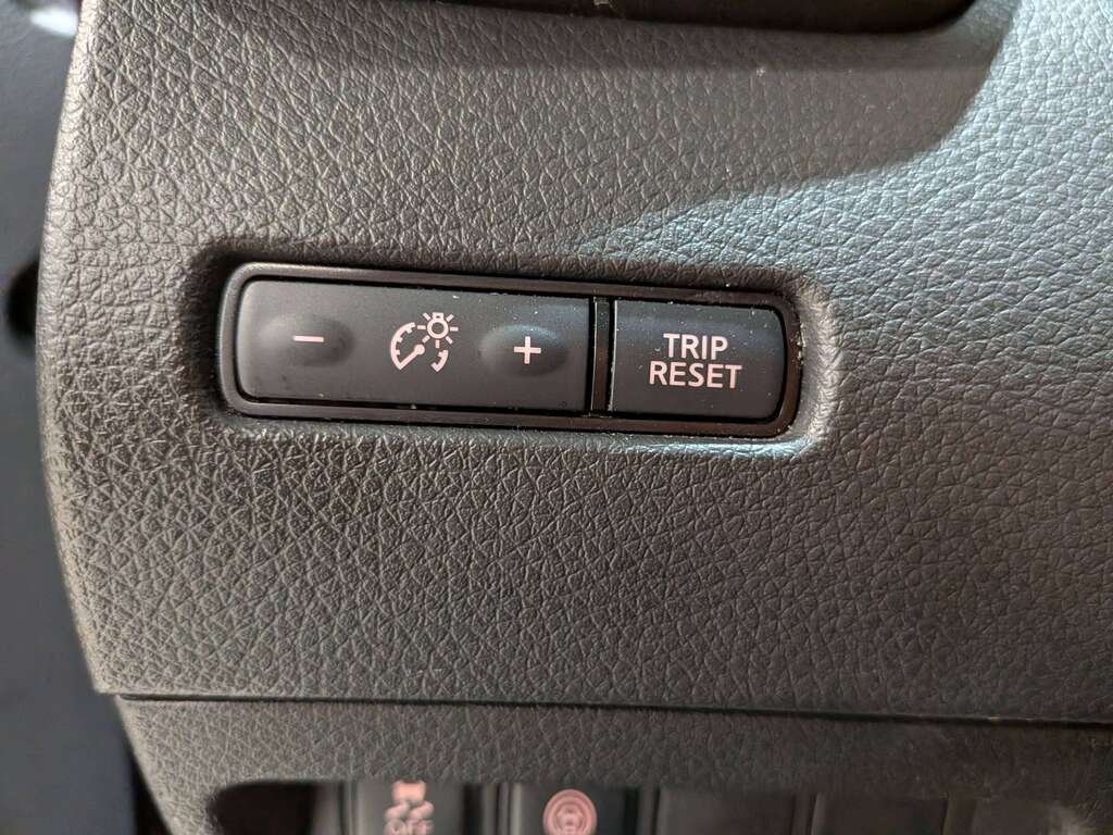 2023 Nissan Qashqai FWD S CVT Black Val-David - photo #24