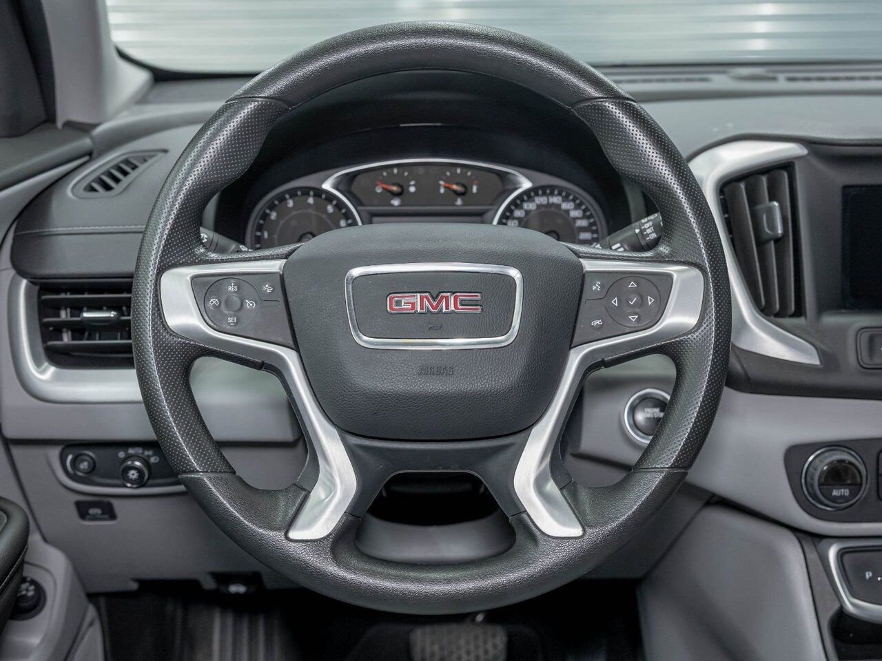 GMC Terrain SLE AWD *SIÈGES CHAUFF* HAYON ELECT REG ADAPT 2024 Noir Saint-Jérôme - photo #11